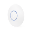 Access Point UniFi, doble banda 802.11ac, MIMO 2X2, soporta 100 clientes, hasta 867 Mbps, para interior, PoE 802.3af.