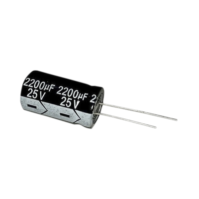 Capacitor Electrolítico en Aluminio, Radial de 2200 µFd, 25 Vcc, 105 °C, 13 x 25 mm.