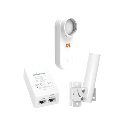 Kit de radio C5X, rango de frecuencia extendida (4.9 a 6.4 GHz),  incluye inyector POE, cable de alimentación y montaje universal para tubo o poste