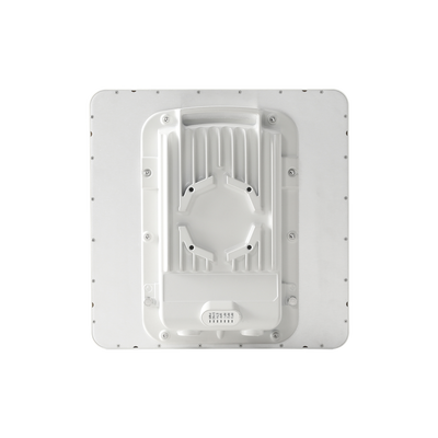 PTP-550  Hasta 1.36 GBps / 5.150 - 5.950 GHz / 802.11 AC Wave 2  MU-MIMO 4: 4x4 / BackHaul con Antena Integrada (Alta ganancia 23 dBi)  -  C050055H010A